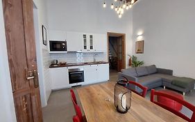 Apartamentos La Florida